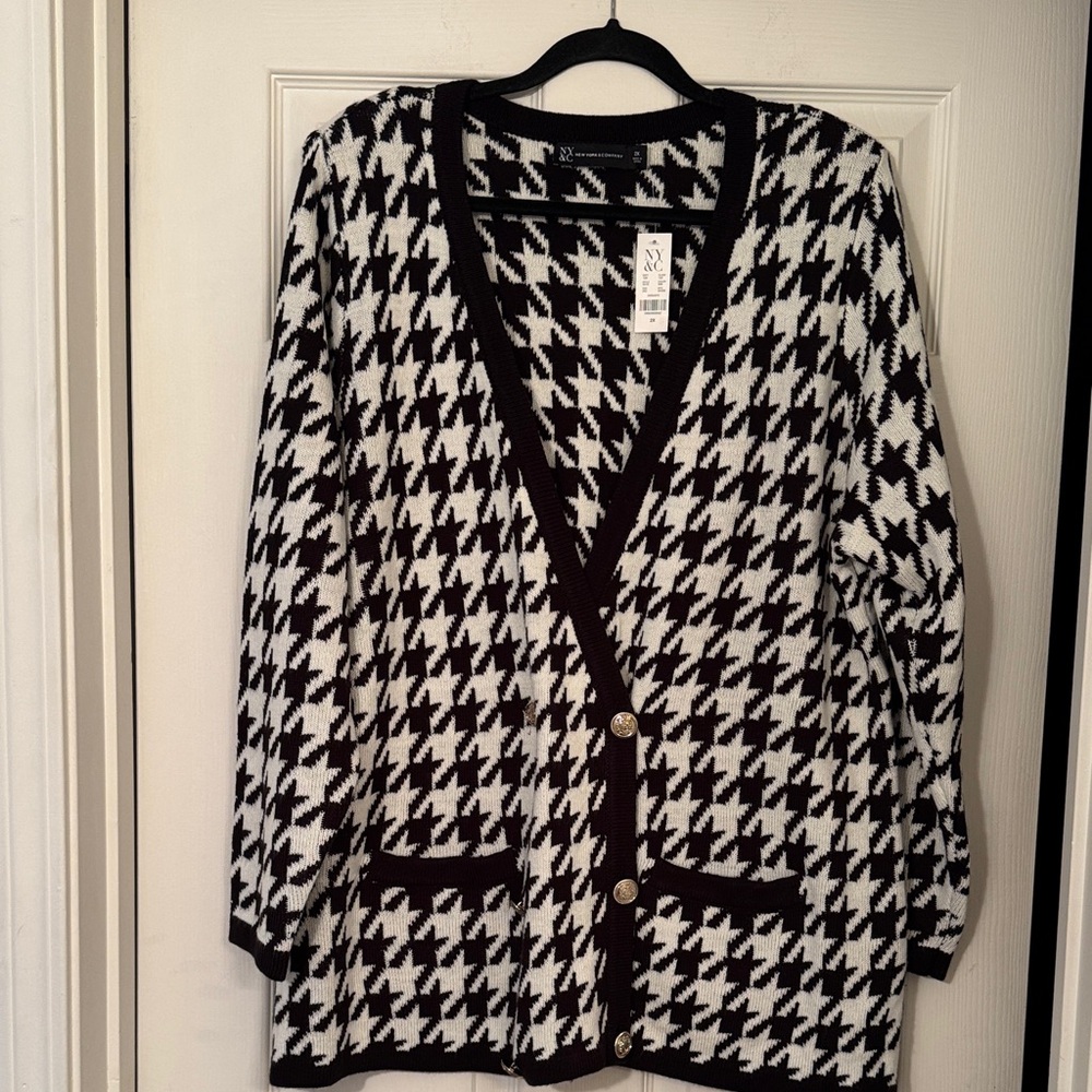 New York & Company Black and White Houndstooth Cardigan size 2X.  Stretchy
